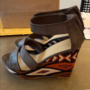 Chinese laundry wedges